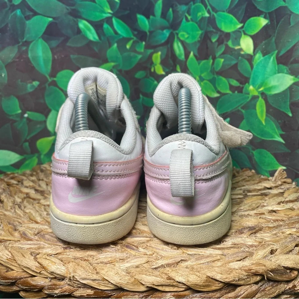 Nike court borough pink white v strap